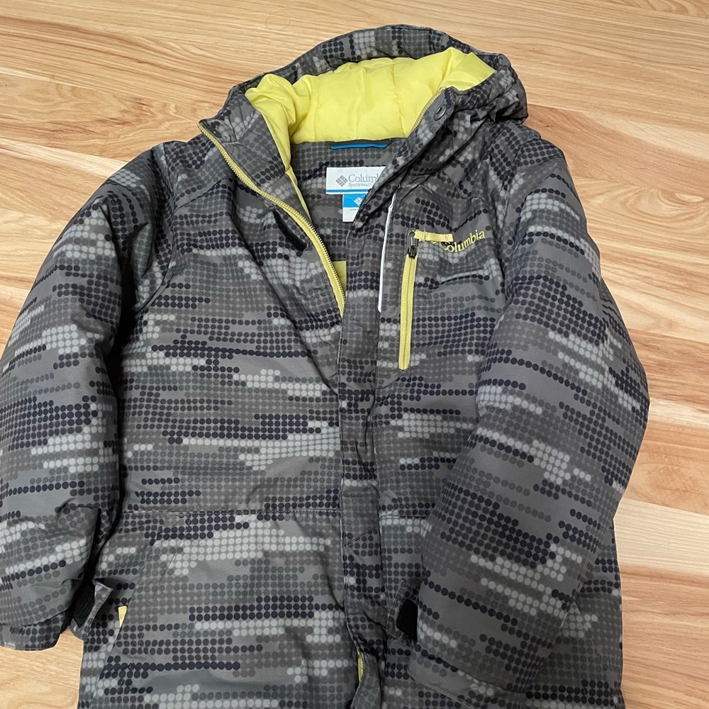 Columbia boys lightening lift puffer coat jacket XS